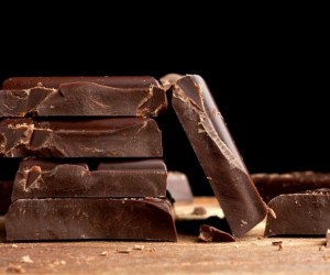 خوردن شکلات در بارداری با همه فایده و ضررش برای جنین و مادر